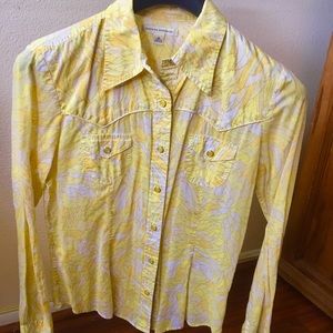 Women’s snap button top